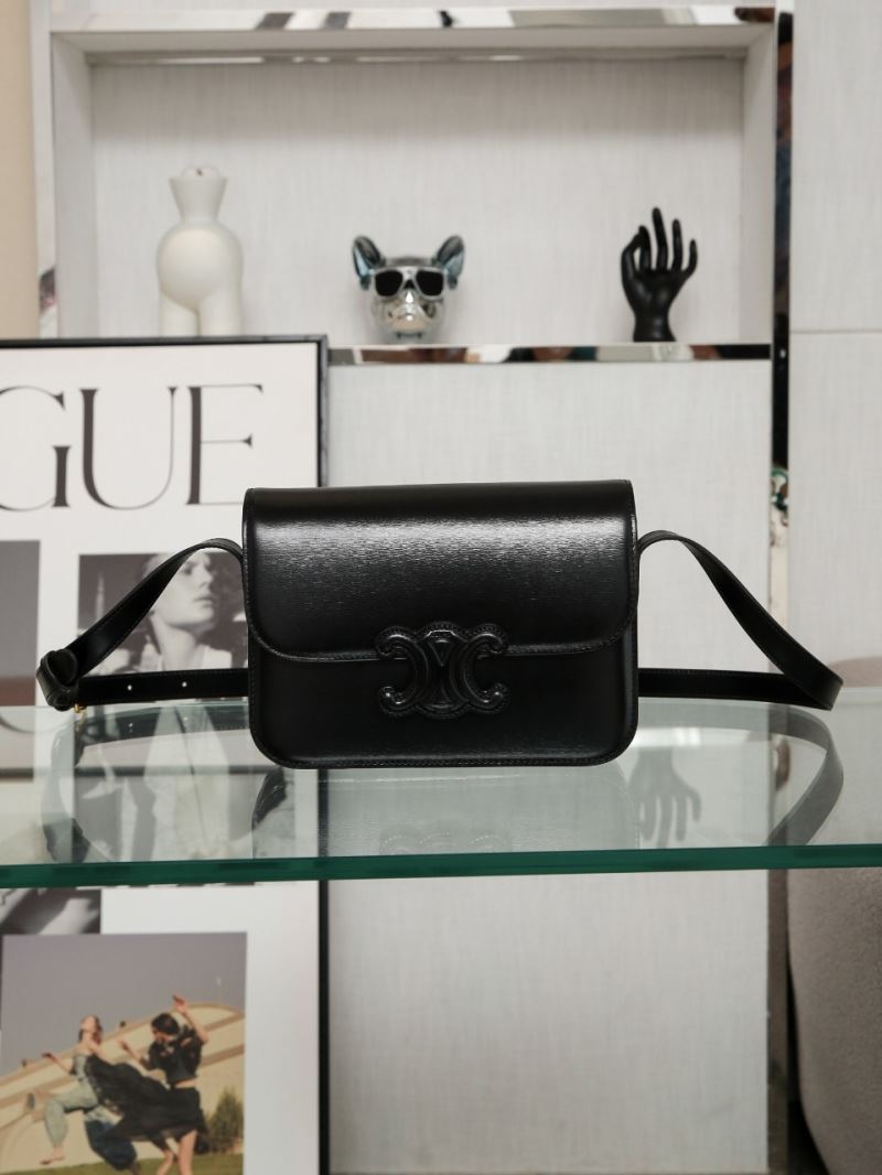 Ce1i*e triomphe bags